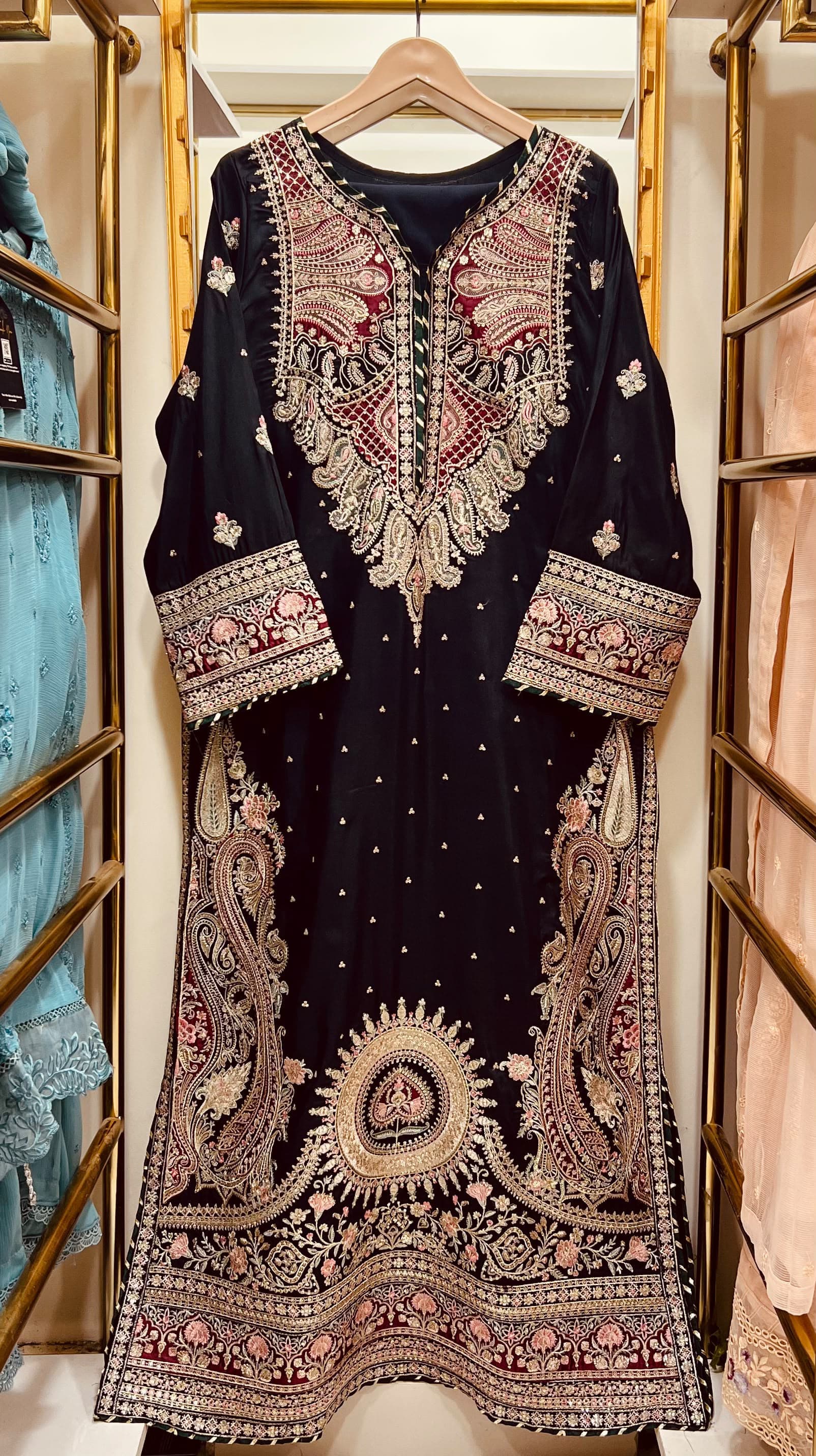 Luxury silk kaftaan style inspired by EthnicLuxury silk kaftaan style inspired by Ethnic